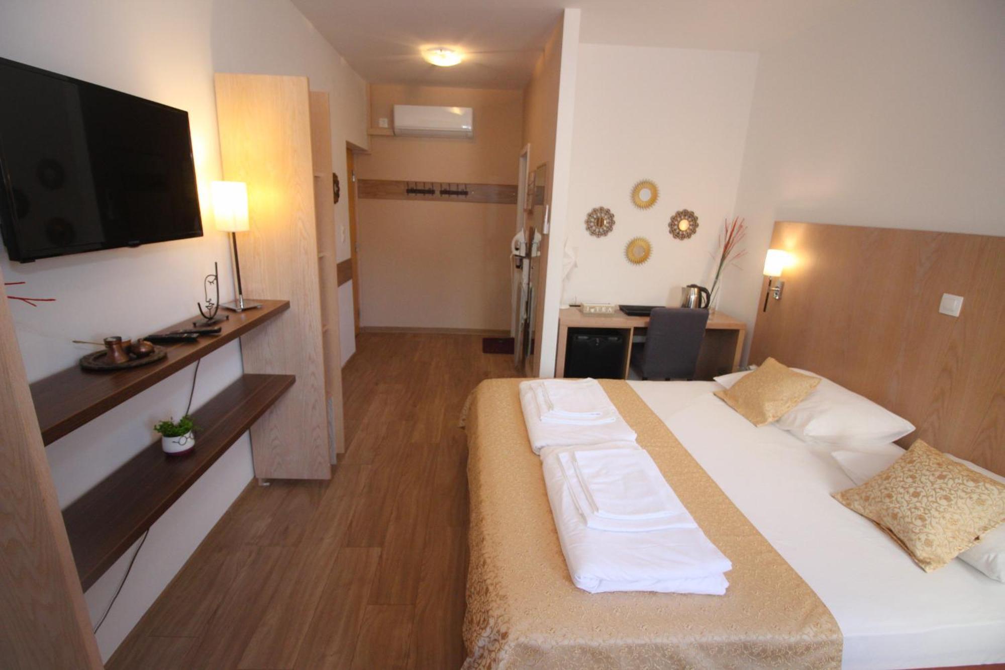 Villa Deny Mostar - With Free Parking Exterior photo